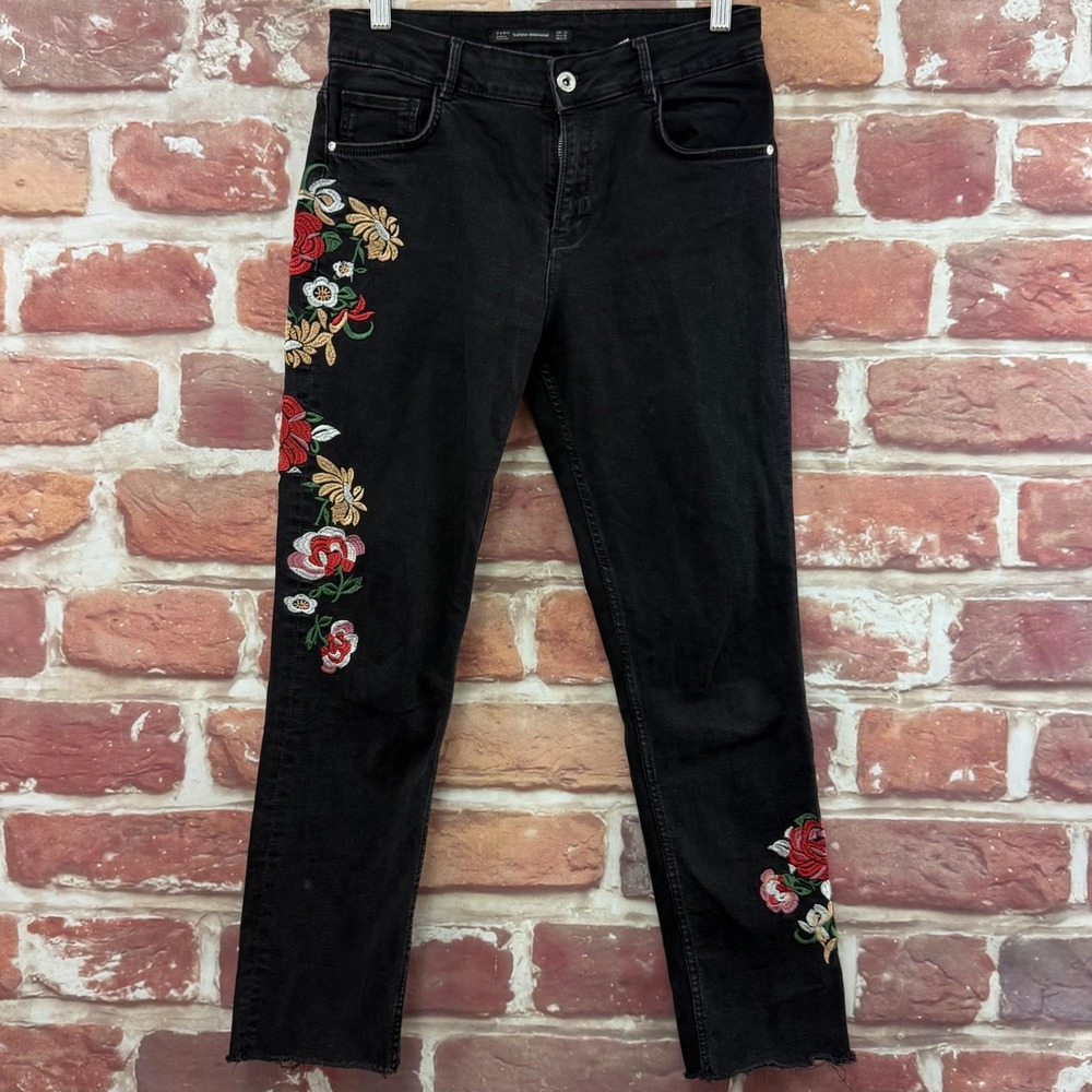 Zara Trafaluc Jeans Women's 6 Black Multicolor Floral Embroidered Raw Edge Pants